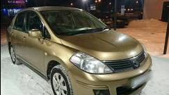 Nissan Tiida I