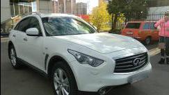 Infiniti QX70