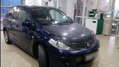 Nissan Tiida I