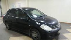 Nissan Tiida I