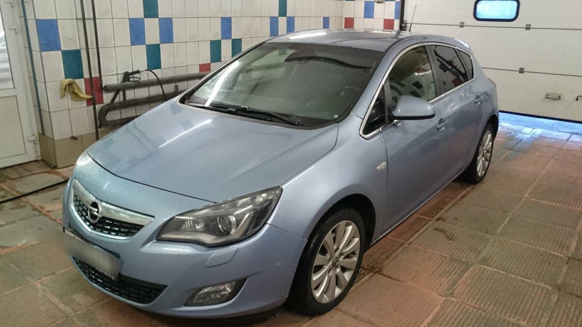 Opel Astra J