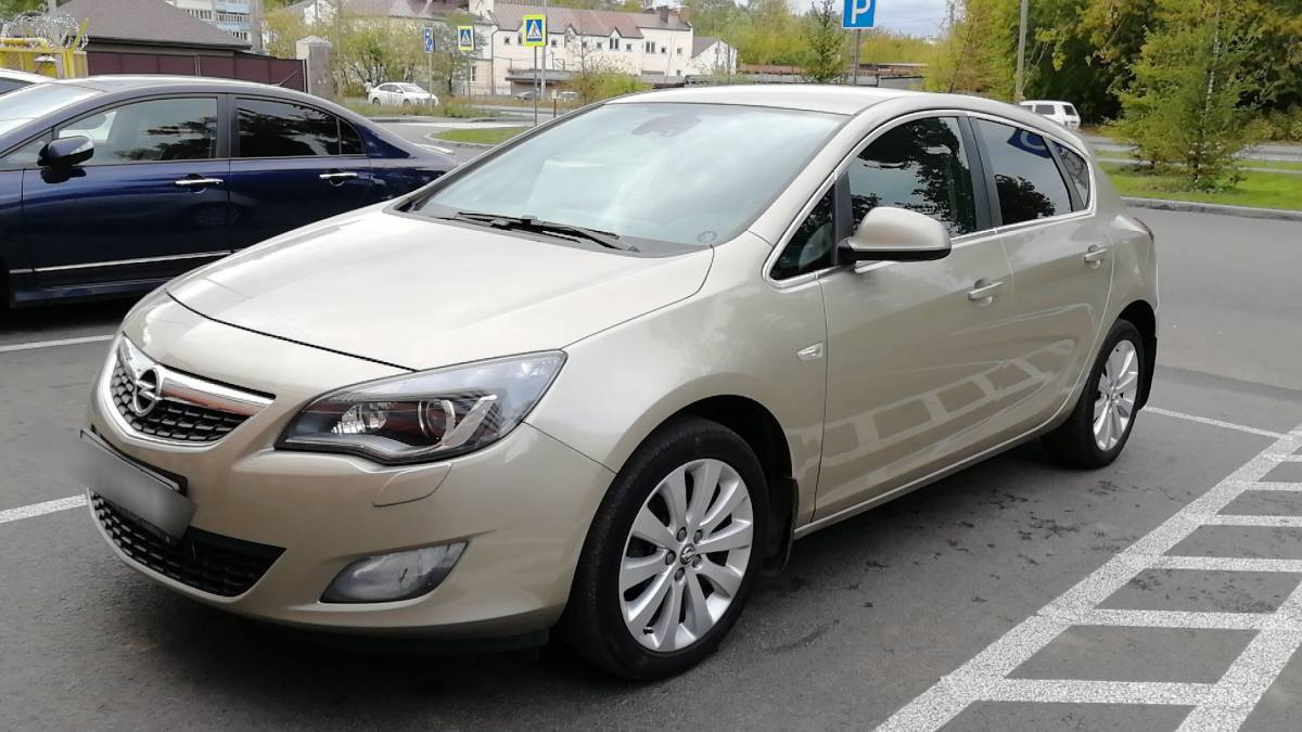 Opel Astra J