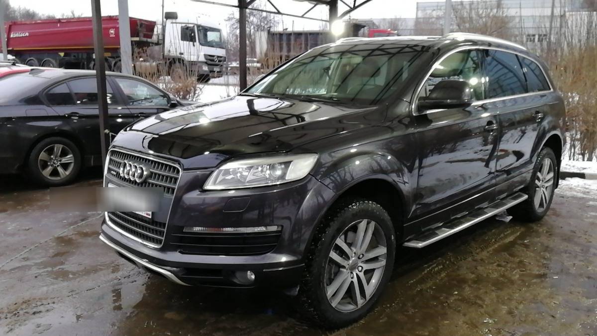Audi Q7 I
