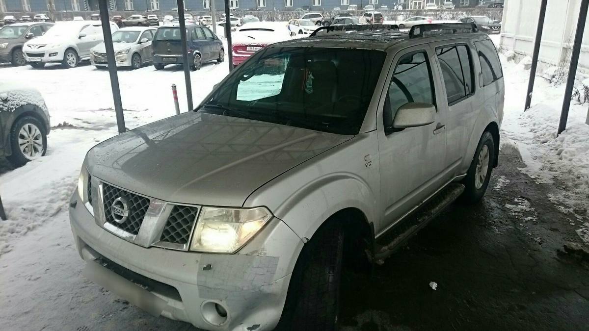 Nissan Pathfinder III