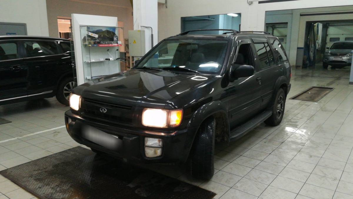Infiniti QX4 I