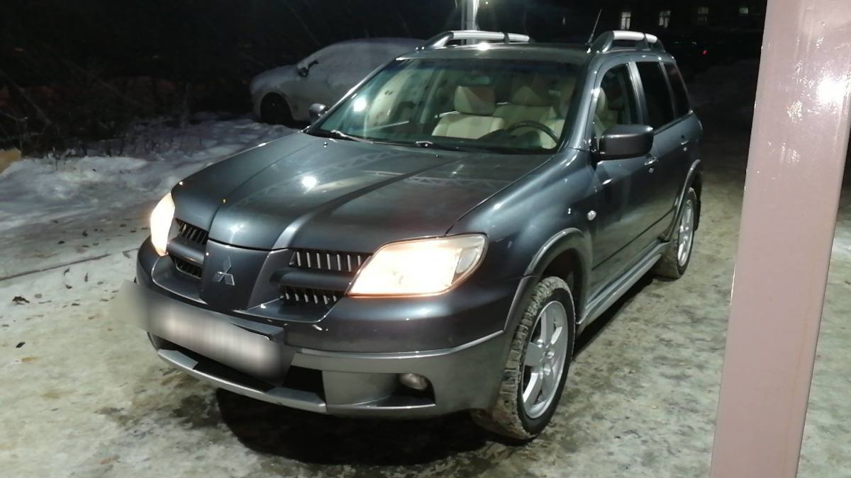 Mitsubishi Outlander I