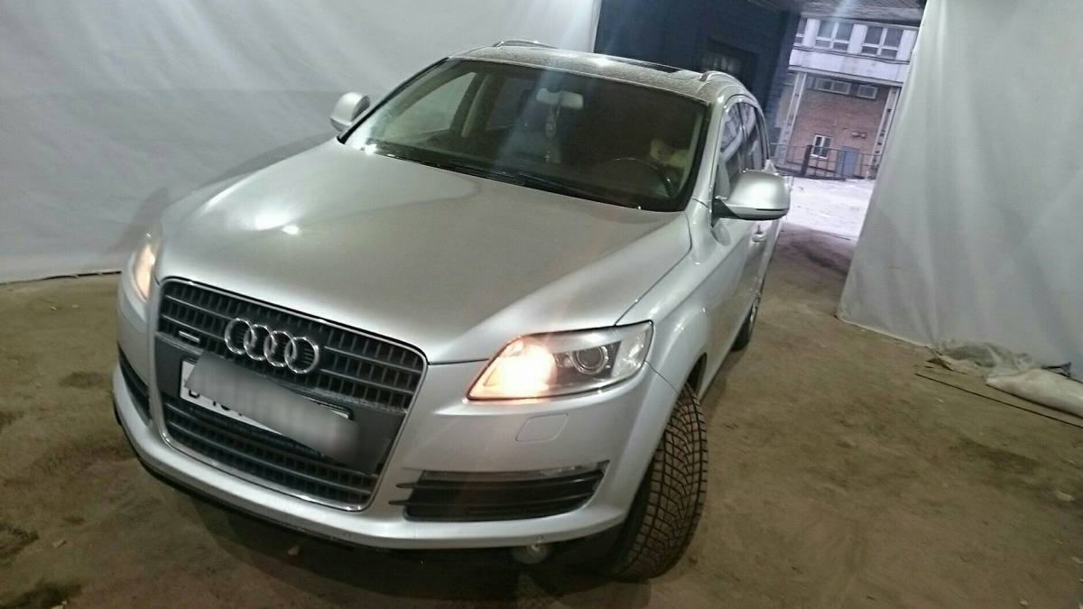 Audi Q7 I