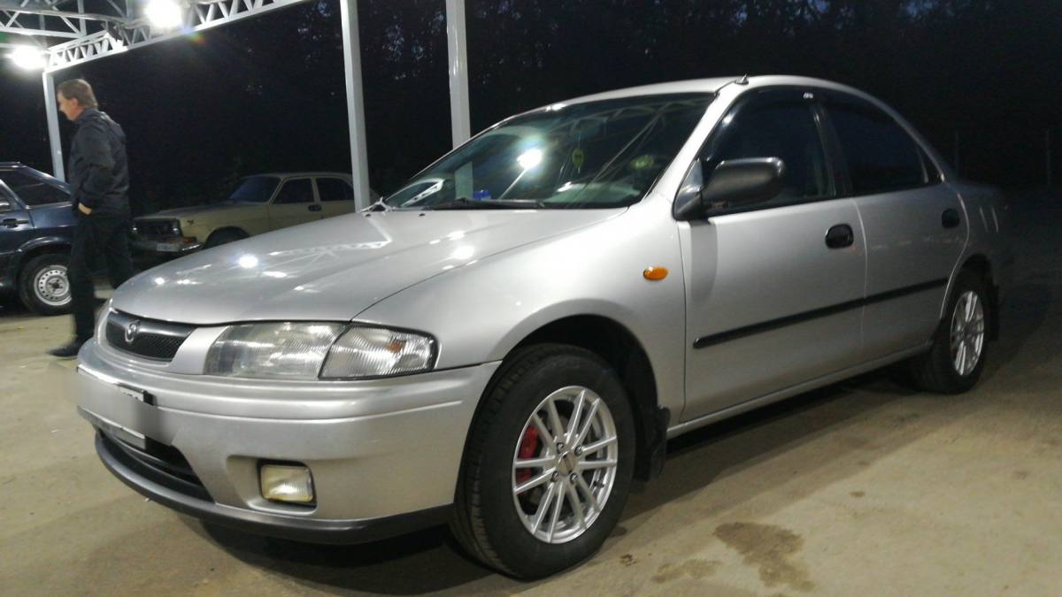 Mazda 323 V (BA)