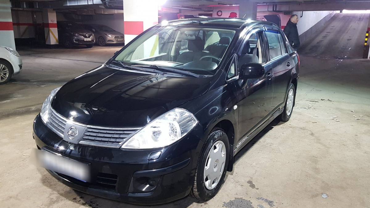 Nissan Tiida I