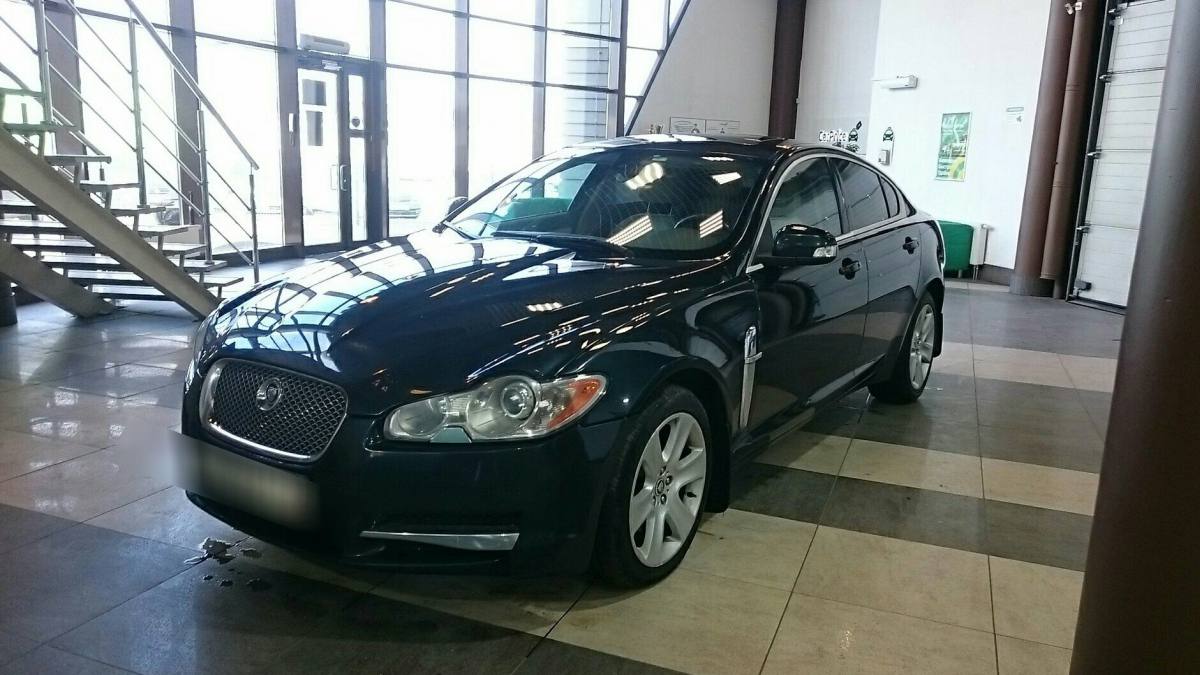 Jaguar XF I