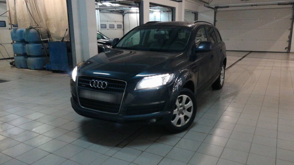 Audi Q7 I