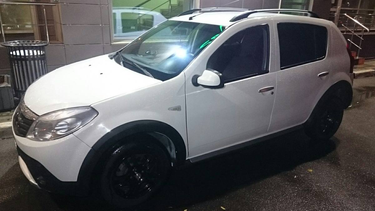 Renault Sandero I Stepway 1.6 AT (103 л.с.) [2011]