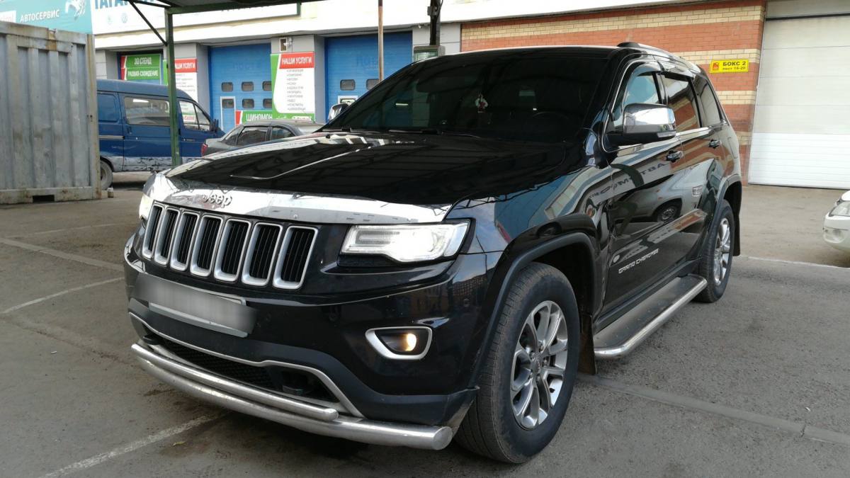 Jeep Grand Cherokee IV (WK2) Рестайлинг 3.0d AT (241 л.с.) 4WD [2014]