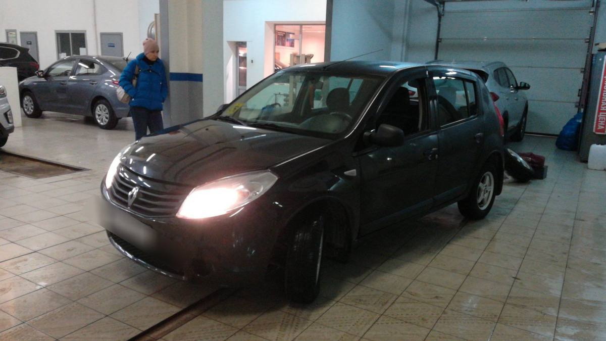 Renault Sandero I 1.4 MT (75 л.с.) [2012]