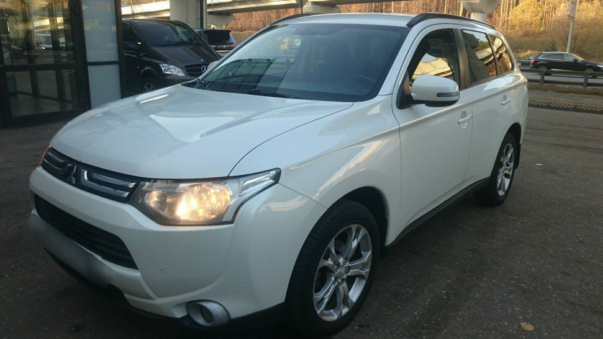 Mitsubishi Outlander III