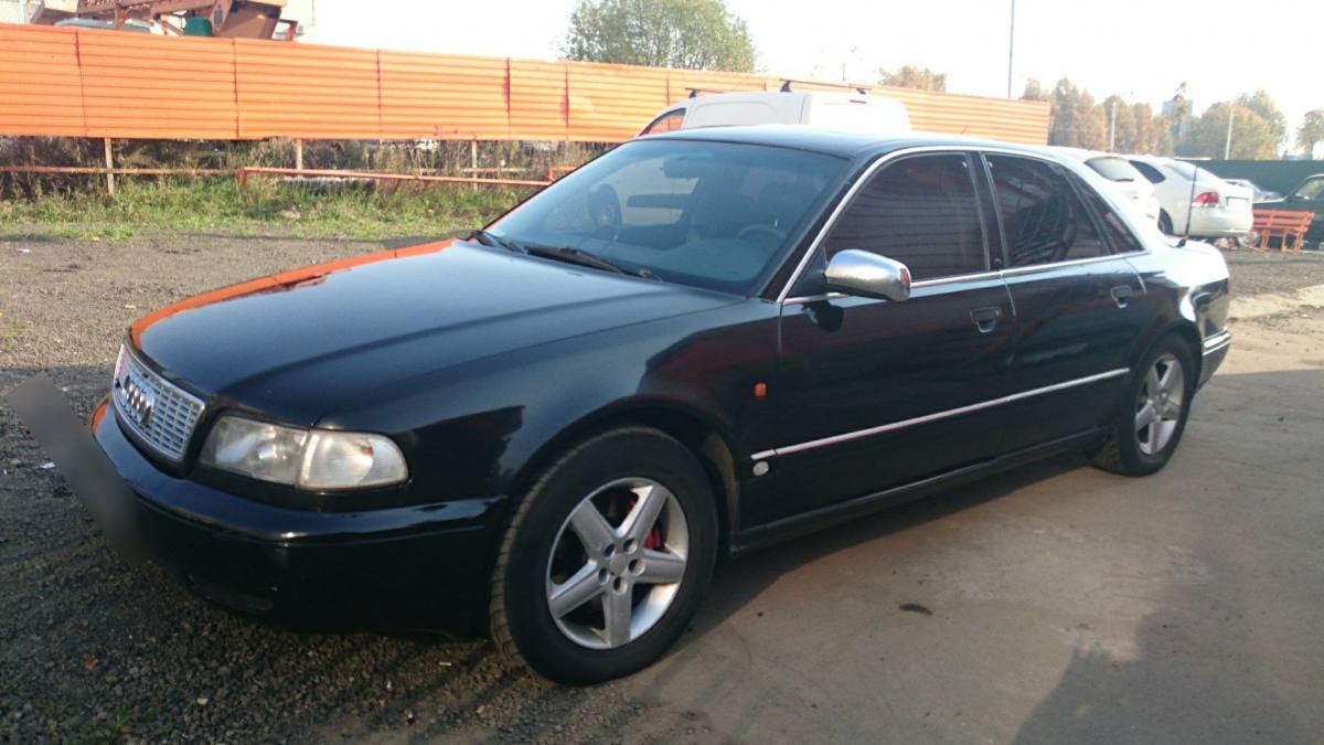Audi A8 I (D2)