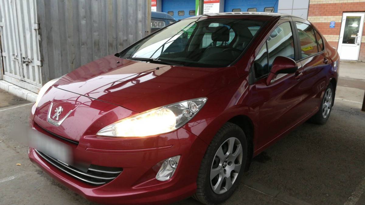Peugeot 408