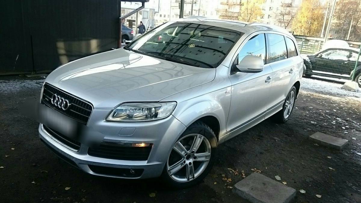 Audi Q7 I