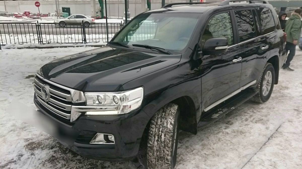 Toyota Land Cruiser 200 Series 2