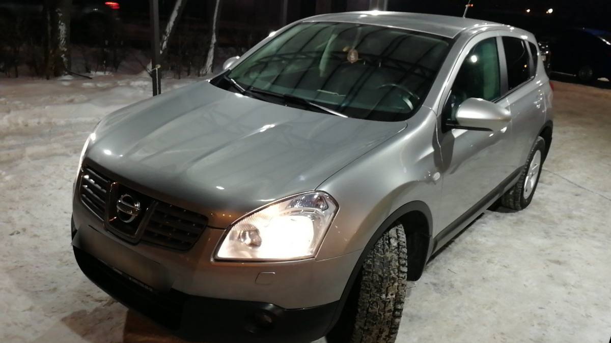 Nissan Qashqai I 2.0 CVT (141 л.с.) 4WD [2009]