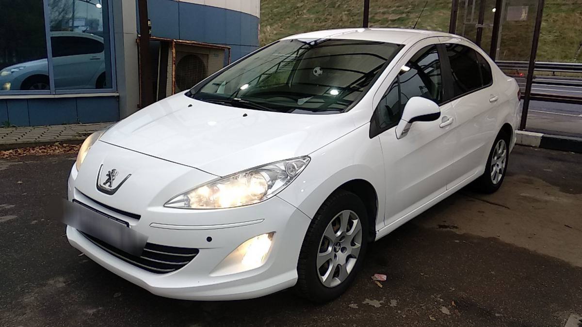 Peugeot 408