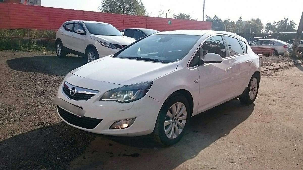 Opel Astra J