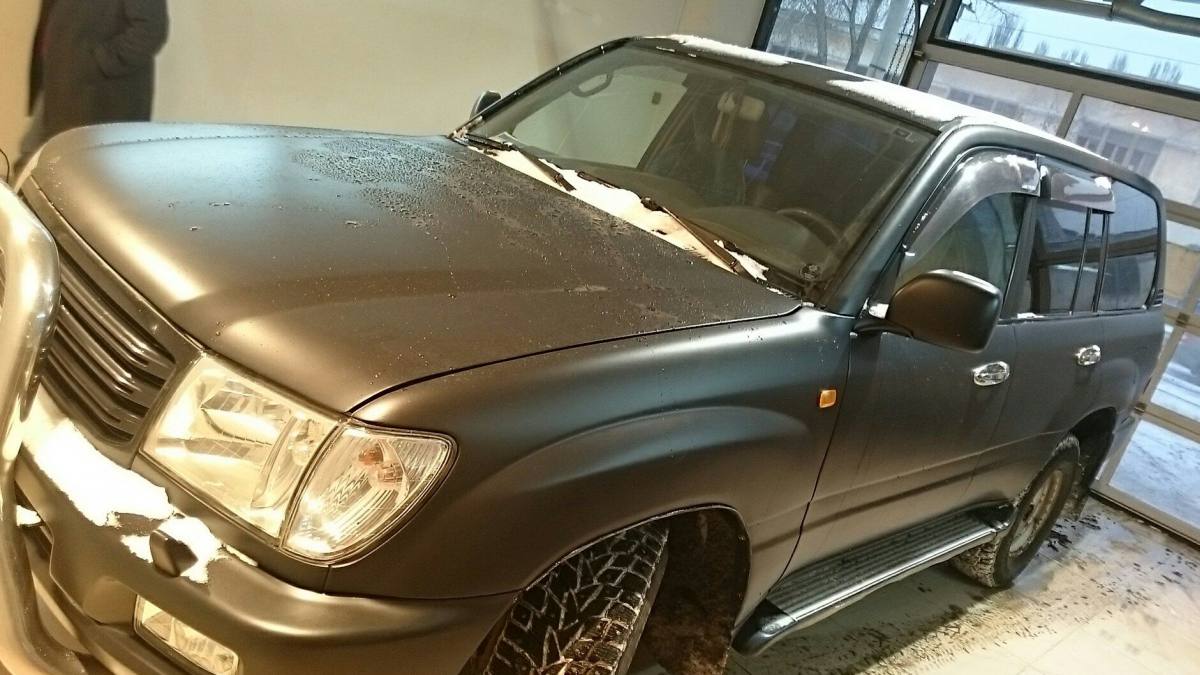 Toyota Land Cruiser 100 Series 1