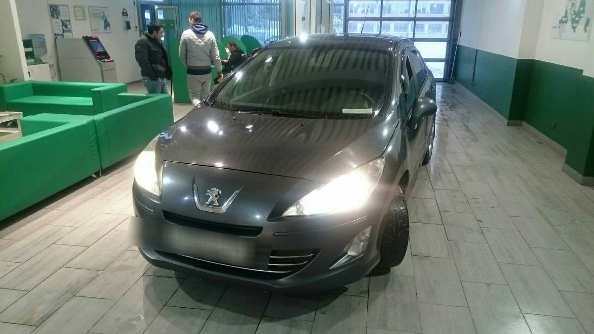 Peugeot 408