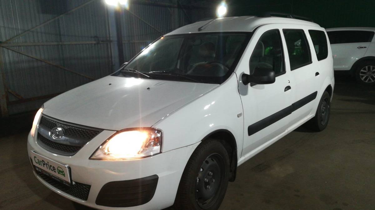 ВАЗ (Lada) Largus 1.6 MT (87 л.с.) [2017]
