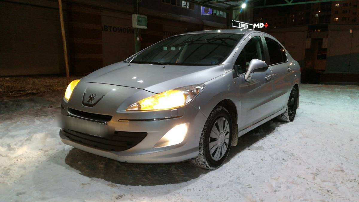 Peugeot 408