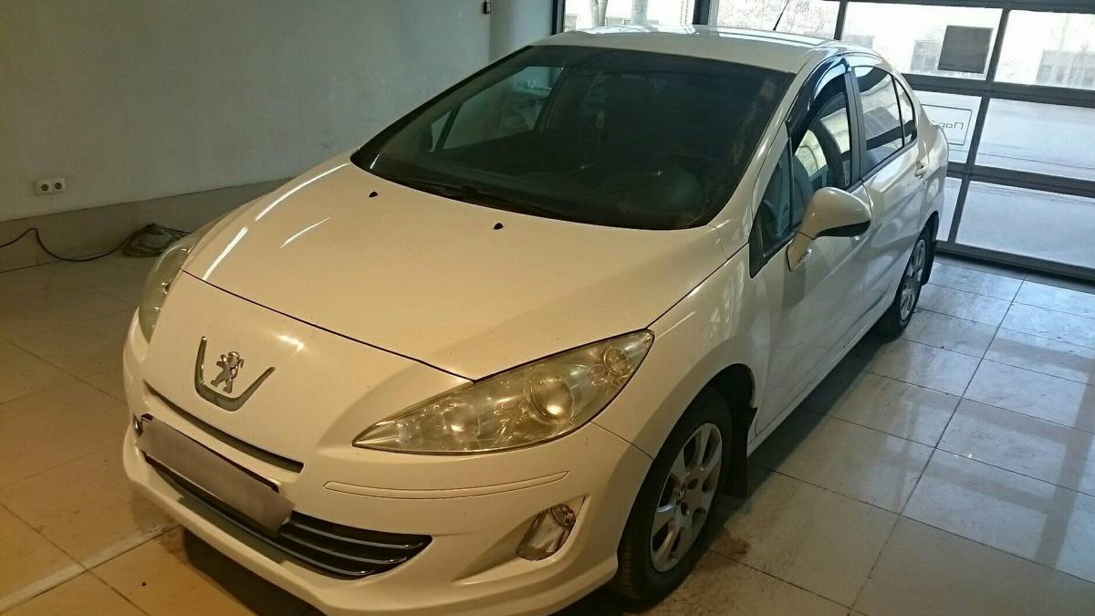 Peugeot 408
