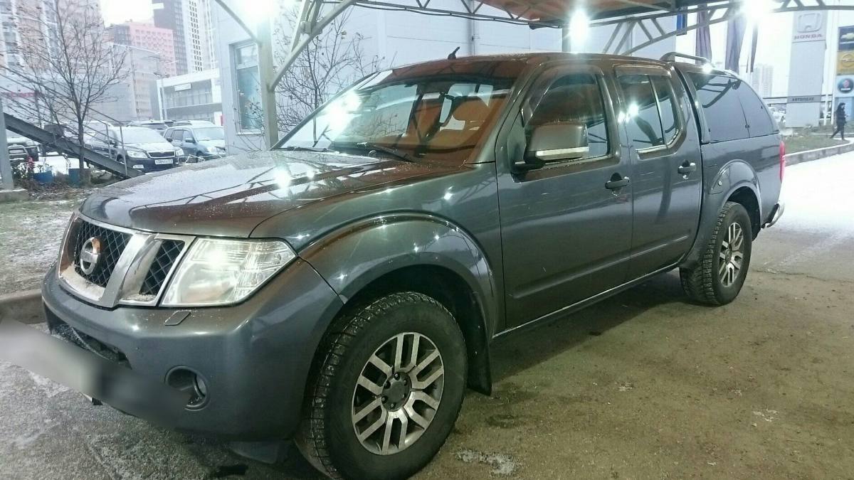 Nissan Navara (Frontier) III (D40) 2.5d MT (190 л.с.) 4WD [2010]