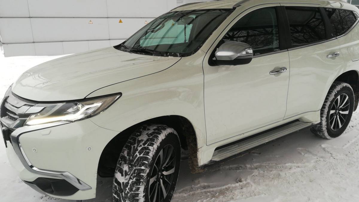 Mitsubishi Pajero Sport III