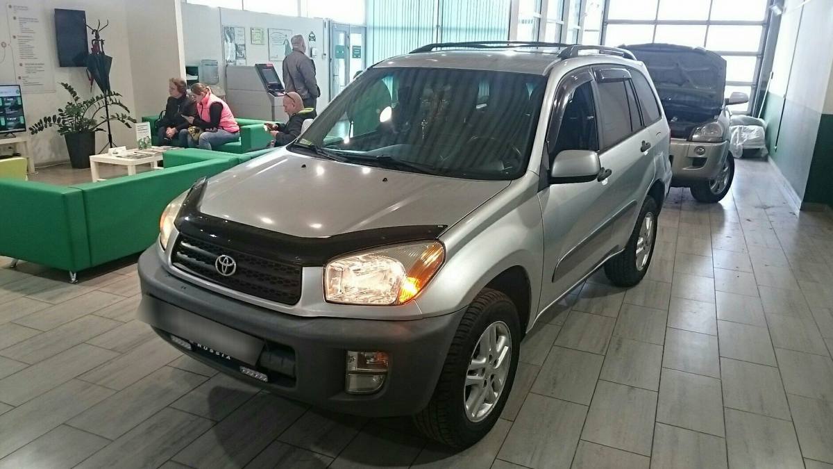 Toyota RAV 4 II (XA20)