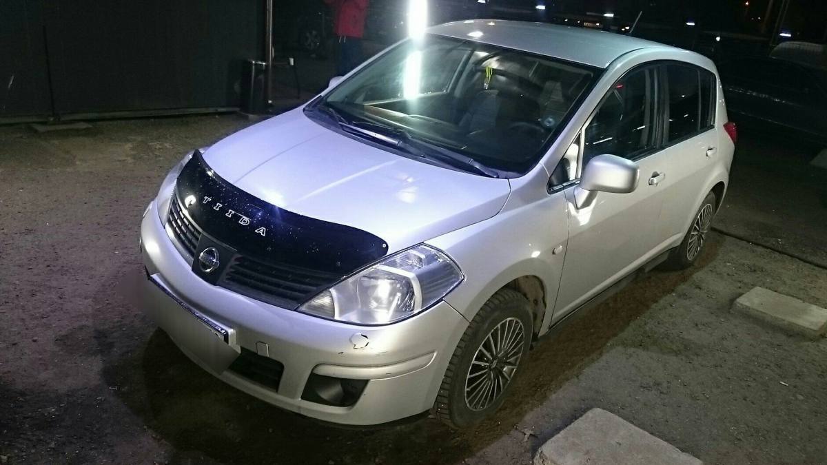 Nissan Tiida I