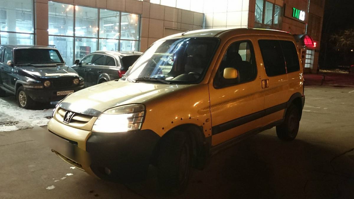 Peugeot Partner I Рестайлинг 1.6 MT (109 л.с.) [2003]