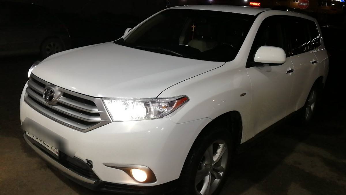 Toyota Highlander II (U40) Рестайлинг 3.5 AT (273 л.с.) 4WD [2010]