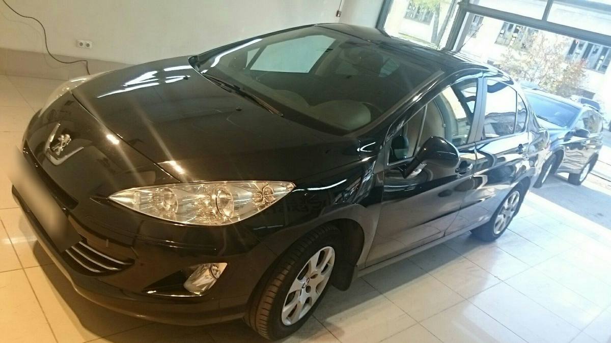 Peugeot 408