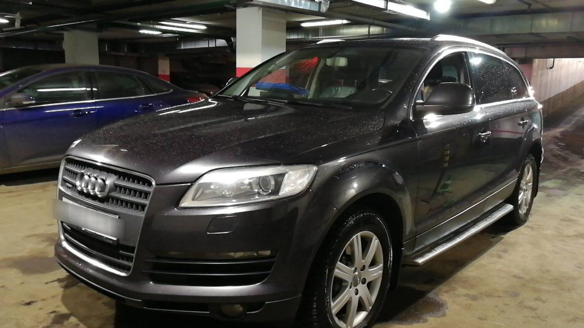 Audi Q7 I