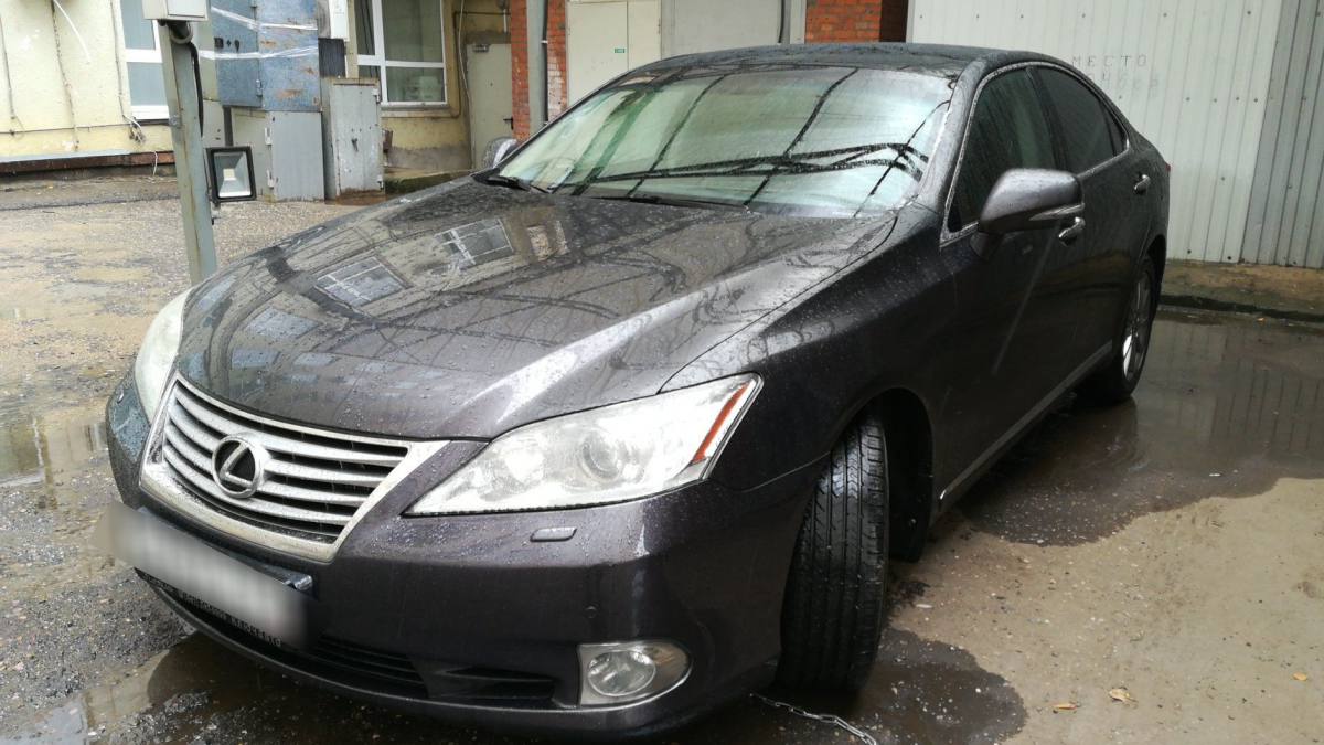 Lexus ES V
