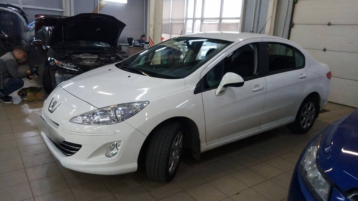 Peugeot 408