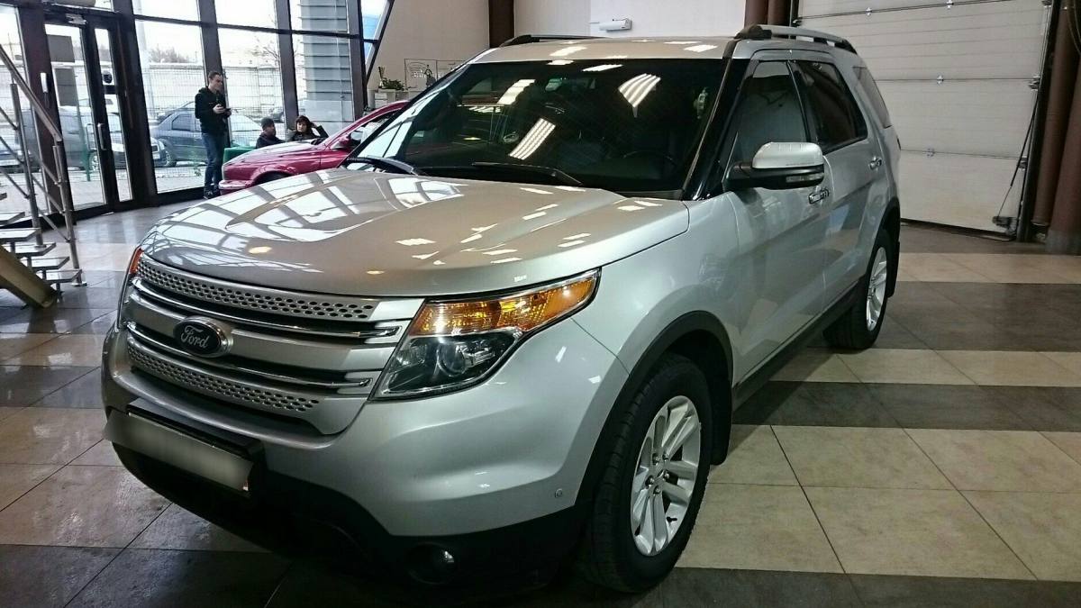 Ford Explorer V